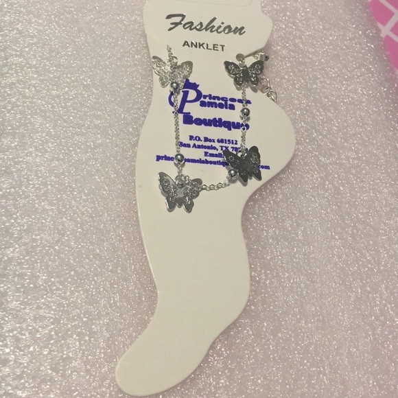 Silver tone Butterflies Ankle Bracelet - Picture 2 of 4